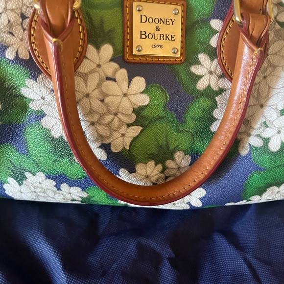 Dooney & Bouke coated Cotton floral printed Satchel in pre-owned condition. - Picture 3 of 12